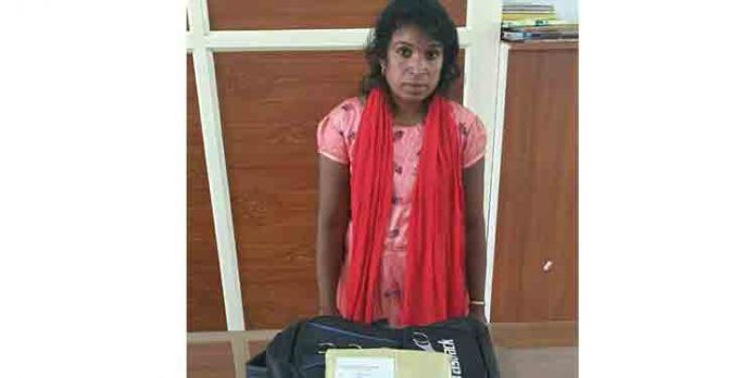 പീരുമേട്ടില് കഞ്ചാവുമായി യുവതി അറസ്റ്റില് പീരുമേട്ടില് കഞ്ചാവുമായി യുവതി അറസ്റ്റില്