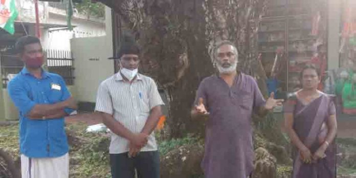 കുന്നന്താനം പാലക്കതകിടി ജംഗ്ഷനിലെ മരമുത്തശ്ശിയെ മെർക്കുറി ഒഴിച്ച് ഇല്ലാതാക്കാൻ ശ്രമം കുന്നന്താനം പാലക്കതകിടി ജംഗ്ഷനിലെ മരമുത്തശ്ശിയെ മെർക്കുറി ഒഴിച്ച് ഇല്ലാതാക്കാൻ ശ്രമം