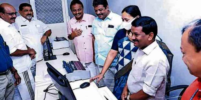 റാന്നി സര്വീസ് സഹകരണ ബാങ്കിന്റെ സീനിയര് സിറ്റിസന് കൗണ്ടര് ഉദ്ഘാടനം ചെയ്തു റാന്നി സര്വീസ് സഹകരണ ബാങ്കിന്റെ സീനിയര് സിറ്റിസന് കൗണ്ടര് ഉദ്ഘാടനം ചെയ്തു