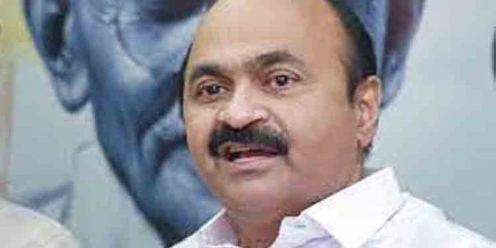 കെ വി തോമസിന് ദിവസവും മറുപടി പറയാന് സാധിക്കില്ല : വി ഡി സതീശന് കെ വി തോമസിന് ദിവസവും മറുപടി പറയാന് സാധിക്കില്ല : വി ഡി സതീശന്