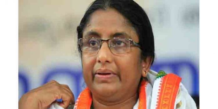രണ്ട് പേര് പറഞ്ഞാല് അംഗീകരിക്കാനാവില്ലെന്ന് ഷാനിമോള് ; തൃക്കാക്കരയില് കൂടിയാലോചനയുണ്ടായില്ലെന്ന് വിമര്ശനം രണ്ട് പേര് പറഞ്ഞാല് അംഗീകരിക്കാനാവില്ലെന്ന് ഷാനിമോള് ; തൃക്കാക്കരയില് കൂടിയാലോചനയുണ്ടായില്ലെന്ന് വിമര്ശനം