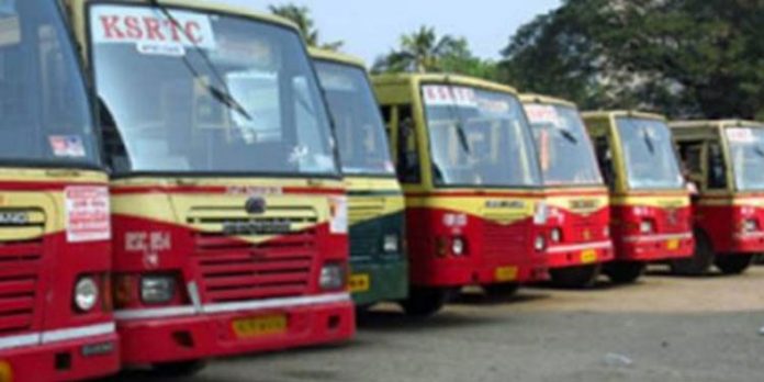 കെഎസ്ആർടിസിയിൽ പണിമുടക്ക് തുടങ്ങി ; ജനജീവിതത്തെ സാരമായി ബാധിക്കുന്നു കെഎസ്ആർടിസിയിൽ പണിമുടക്ക് തുടങ്ങി ; ജനജീവിതത്തെ സാരമായി ബാധിക്കുന്നു