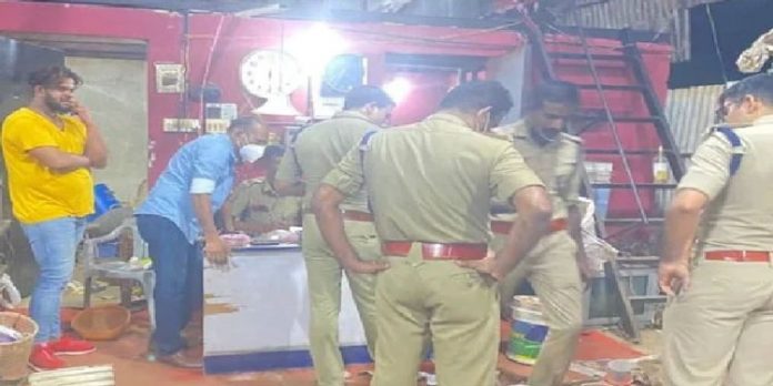 ആക്രി വ്യാപാരത്തിന്റെ മറവില് മയക്കുമരുന്ന് കച്ചവടം എംഡിഎംഎയും, തോക്കും പിടിച്ചെടുത്തു ആക്രി വ്യാപാരത്തിന്റെ മറവില് മയക്കുമരുന്ന് കച്ചവടം എംഡിഎംഎയും, തോക്കും പിടിച്ചെടുത്തു