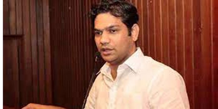 എല്ഡിഎഫ് സ്ഥാനാര്ത്ഥിയെ പ്രഖ്യാപിച്ചത് സാമുദായിക പരിഗണന വെച്ചാണെന്ന് ഹൈബി ഈഡന് എംപി എല്ഡിഎഫ് സ്ഥാനാര്ത്ഥിയെ പ്രഖ്യാപിച്ചത് സാമുദായിക പരിഗണന വെച്ചാണെന്ന് ഹൈബി ഈഡന് എംപി