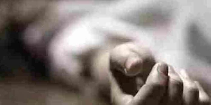 യുവതിയെ ഭര്തൃവീട്ടില് മരിച്ച നിലയില് കണ്ടെത്തി യുവതിയെ ഭര്തൃവീട്ടില് മരിച്ച നിലയില് കണ്ടെത്തി