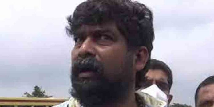 ഓഫ് റോഡ് റൈഡില് പങ്കെടുത്ത ജോജു ജോര്ജിനെതിരെ കേസെടുക്കണം ; പരാതിയുമായി കെഎസ് യു ഓഫ് റോഡ് റൈഡില് പങ്കെടുത്ത ജോജു ജോര്ജിനെതിരെ കേസെടുക്കണം ; പരാതിയുമായി കെഎസ് യു