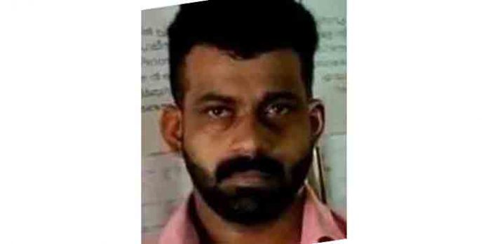 വിദ്യാർഥിനികളെ സ്കൂട്ടറിൽ പിന്തുടരും ഇടറോഡിൽ തടഞ്ഞ് ഉപദ്രവിക്കും ; യുവാവ് അറസ്റ്റില് വിദ്യാർഥിനികളെ സ്കൂട്ടറിൽ പിന്തുടരും ഇടറോഡിൽ തടഞ്ഞ് ഉപദ്രവിക്കും ; യുവാവ് അറസ്റ്റില്