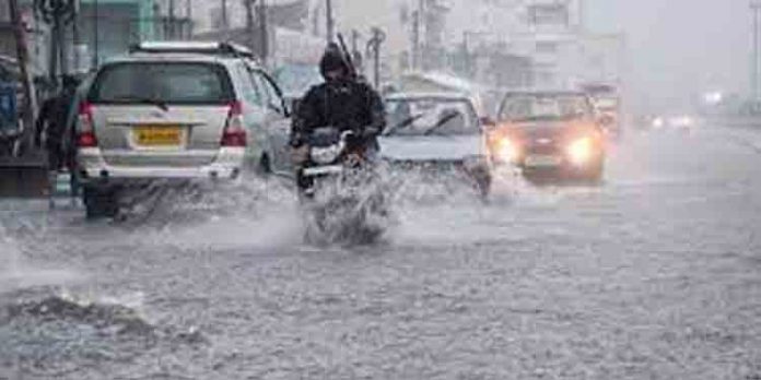 സംസ്ഥാനത്ത് ഒറ്റപ്പെട്ട ശക്തമായ മഴയ്ക്ക് സാധ്യത ; കേന്ദ്ര കാലാവസ്ഥ വകുപ്പ് സംസ്ഥാനത്ത് ഒറ്റപ്പെട്ട ശക്തമായ മഴയ്ക്ക് സാധ്യത ; കേന്ദ്ര കാലാവസ്ഥ വകുപ്പ്