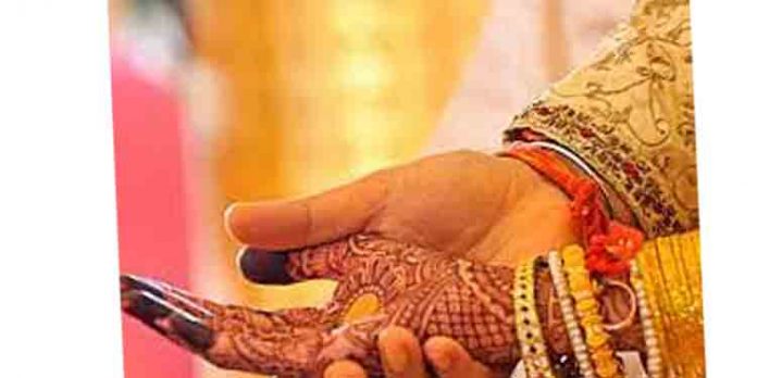 കാണാതായ കന്യാസ്ത്രീ കൂട്ടുകാരിയുടെ സഹോദരനെ വിവാഹം ചെയ്തു ; കോടതി സ്വന്തം ഇഷ്ടത്തിന് ജീവിക്കാന് അനുവദിച്ചു കാണാതായ കന്യാസ്ത്രീ കൂട്ടുകാരിയുടെ സഹോദരനെ വിവാഹം ചെയ്തു ; കോടതി സ്വന്തം ഇഷ്ടത്തിന് ജീവിക്കാന് അനുവദിച്ചു
