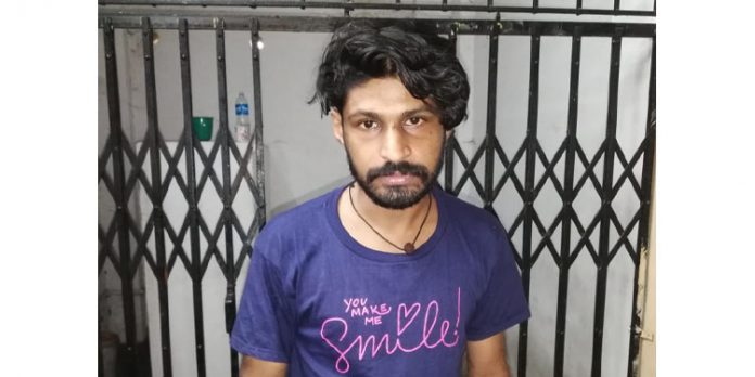 കവർച്ചചെയ്യപ്പെട്ടയാൾ കൂട്ടമണിയടിച്ചു ; രക്ഷപ്പെടാനുള്ള ശ്രമത്തിൽ അപകടത്തിൽപ്പെട്ട പ്രതി പോലീസ് വലയിൽ കവർച്ചചെയ്യപ്പെട്ടയാൾ കൂട്ടമണിയടിച്ചു ; രക്ഷപ്പെടാനുള്ള ശ്രമത്തിൽ അപകടത്തിൽപ്പെട്ട പ്രതി പോലീസ് വലയിൽ