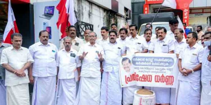 കെ-റെയില് പദ്ധതിക്കു പുറകെ നടക്കാതെ പാടശേഖരങ്ങളില് കൊയ്തിട്ടിരിക്കുന്ന നെല്ല് സംഭരിക്കാനുള്ള അടിയന്തിര നടപടി സ്വീകരിക്കണം : മുന് എം.പി ജോയി എബ്രഹാം കെ-റെയില് പദ്ധതിക്കു പുറകെ നടക്കാതെ പാടശേഖരങ്ങളില് കൊയ്തിട്ടിരിക്കുന്ന നെല്ല് സംഭരിക്കാനുള്ള അടിയന്തിര നടപടി സ്വീകരിക്കണം : മുന് എം.പി ജോയി എബ്രഹാം