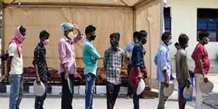 ഇതര സംസ്ഥാന തൊഴിലാളികളെ സംഘടിപ്പിച്ച് തെരഞ്ഞെടുപ്പുകളില് മുന്നേറ്റം സൃഷ്ടിക്കാന് സിഐടിയു നീക്കം ഇതര സംസ്ഥാന തൊഴിലാളികളെ സംഘടിപ്പിച്ച് തെരഞ്ഞെടുപ്പുകളില് മുന്നേറ്റം സൃഷ്ടിക്കാന് സിഐടിയു നീക്കം