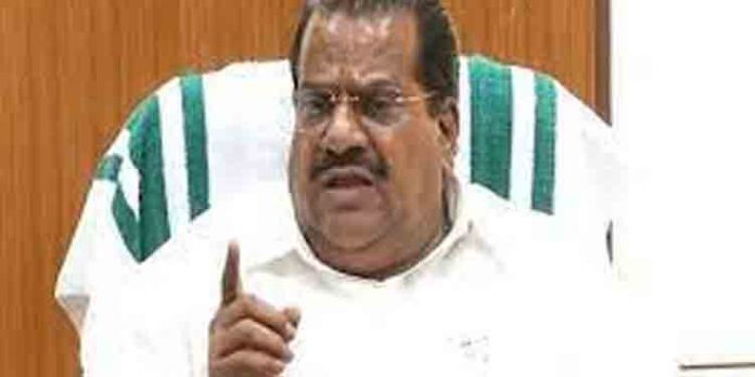 പരാജയ ഭീതിയുള്ളവര് ഏത് വൃത്തികെട്ട വേഷവും കെട്ടും : ഇ.പി ജയരാജന് പരാജയ ഭീതിയുള്ളവര് ഏത് വൃത്തികെട്ട വേഷവും കെട്ടും : ഇ.പി ജയരാജന്