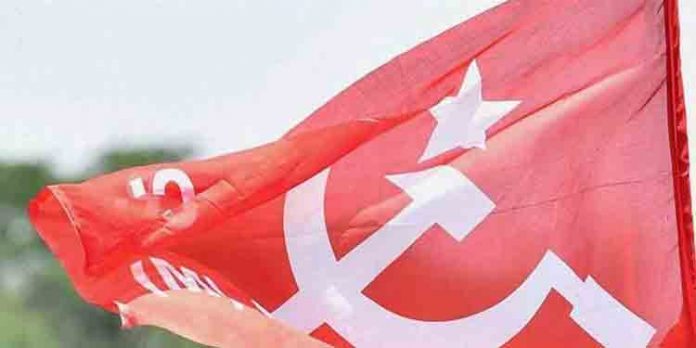 മലപ്പുറം നഗരസഭയിലെ സി.പി.എം കൗണ്സിലര് കെ.വി ശശികുമാറിനെതിരെ പീഡന പരാതി മലപ്പുറം നഗരസഭയിലെ സി.പി.എം കൗണ്സിലര് കെ.വി ശശികുമാറിനെതിരെ പീഡന പരാതി