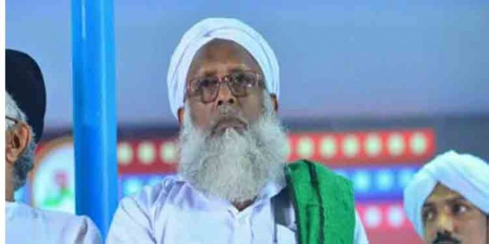 സമസ്ത സെക്രട്ടറി എം.ടി അബ്ദുല്ല മുസ്ലിയാര്ക്കെതിരെ ബാലാവകാശ കമ്മിഷന് സ്വേമധയാ കേസെടുത്തു സമസ്ത സെക്രട്ടറി എം.ടി അബ്ദുല്ല മുസ്ലിയാര്ക്കെതിരെ ബാലാവകാശ കമ്മിഷന് സ്വേമധയാ കേസെടുത്തു