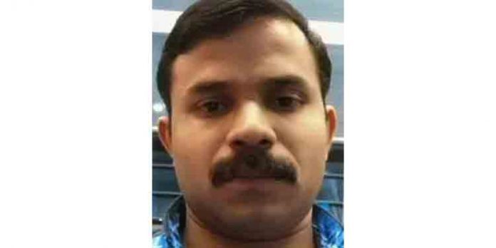 സുഹൃത്തിനെ കണ്ട് നാട്ടിലേക്ക് മടങ്ങിയ യുവാവിന്റെ മൃതദേഹം പുഴുവരിച്ച നിലയില് കൊക്കയില് കണ്ടെത്തി സുഹൃത്തിനെ കണ്ട് നാട്ടിലേക്ക് മടങ്ങിയ യുവാവിന്റെ മൃതദേഹം പുഴുവരിച്ച നിലയില് കൊക്കയില് കണ്ടെത്തി