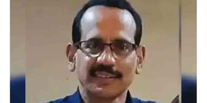 30 വര്ഷത്തോളം വിദ്യാര്ത്ഥികളെ പീഡിപ്പിച്ച അധ്യാപകനും മലപ്പുറം നഗരസഭാ അംഗവുമായിരുന്ന ശശികുമാര് കസ്റ്റഡിയില് 30 വര്ഷത്തോളം വിദ്യാര്ത്ഥികളെ പീഡിപ്പിച്ച അധ്യാപകനും മലപ്പുറം നഗരസഭാ അംഗവുമായിരുന്ന ശശികുമാര് കസ്റ്റഡിയില്