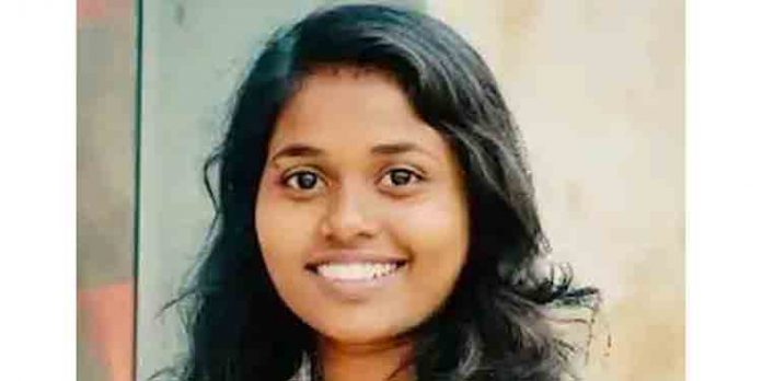മിനി ലോറിയിടിച്ച് വിദ്യാര്ഥിനിക്ക് ദാരുണാന്ത്യം മിനി ലോറിയിടിച്ച് വിദ്യാര്ഥിനിക്ക് ദാരുണാന്ത്യം