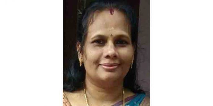 വെള്ളാറില് വീട്ടമ്മയെ തൂങ്ങിമരിച്ച നിലയില് കണ്ടെത്തി ; ഭര്ത്താവും മകനും അറസ്റ്റില് വെള്ളാറില് വീട്ടമ്മയെ തൂങ്ങിമരിച്ച നിലയില് കണ്ടെത്തി ; ഭര്ത്താവും മകനും അറസ്റ്റില്