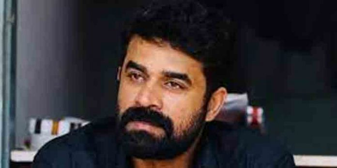 വിജയ് ബാബുവിനെ നാട്ടിലെത്തിക്കാനുള്ള പോലീസ് നീക്കത്തിന് തിരിച്ചടി വിജയ് ബാബുവിനെ നാട്ടിലെത്തിക്കാനുള്ള പോലീസ് നീക്കത്തിന് തിരിച്ചടി