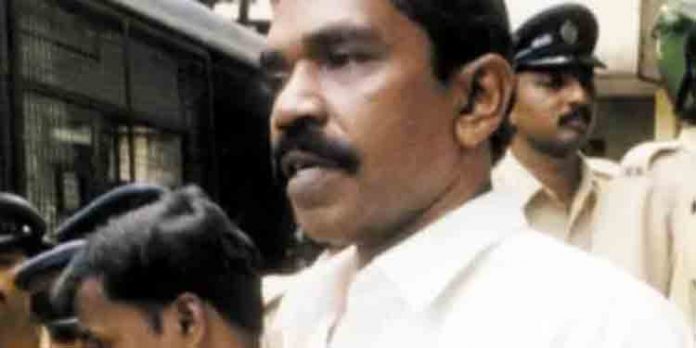 കല്ലുവാതുക്കല് മദ്യദുരന്തക്കേസിലെ മുഖ്യപ്രതി മണിച്ചനടക്കമുള്ളവര്ക്ക് ശിക്ഷായിളവ് നല്കി കല്ലുവാതുക്കല് മദ്യദുരന്തക്കേസിലെ മുഖ്യപ്രതി മണിച്ചനടക്കമുള്ളവര്ക്ക് ശിക്ഷായിളവ് നല്കി