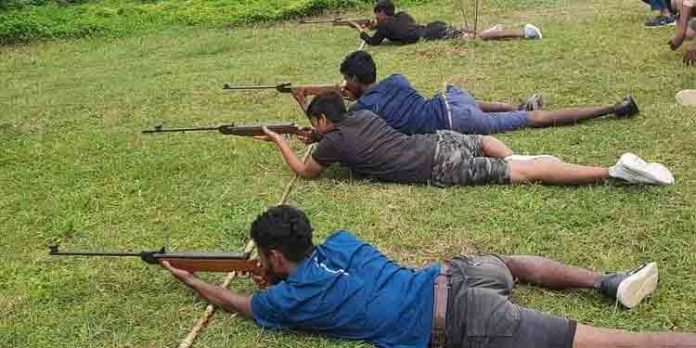 കുടകില് ബജ്റംഗ് ദള് പ്രവര്ത്തകര്ക്ക് ആയുധപരിശീലനം : വിവാദം കുടകില് ബജ്റംഗ് ദള് പ്രവര്ത്തകര്ക്ക് ആയുധപരിശീലനം : വിവാദം