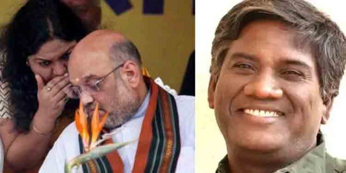 കള്ളപ്പണക്കേസിൽ അറസ്റ്റിലായ ഐ എ എസ് ഉദ്യോഗസ്ഥയ്ക്കൊപ്പം അമിത് ഷാ, ചിത്രം പങ്കുവെച്ച സംവിധായകനെ കസ്റ്റഡിയിലെടുത്തു കള്ളപ്പണക്കേസിൽ അറസ്റ്റിലായ ഐ എ എസ് ഉദ്യോഗസ്ഥയ്ക്കൊപ്പം അമിത് ഷാ, ചിത്രം പങ്കുവെച്ച സംവിധായകനെ കസ്റ്റഡിയിലെടുത്തു