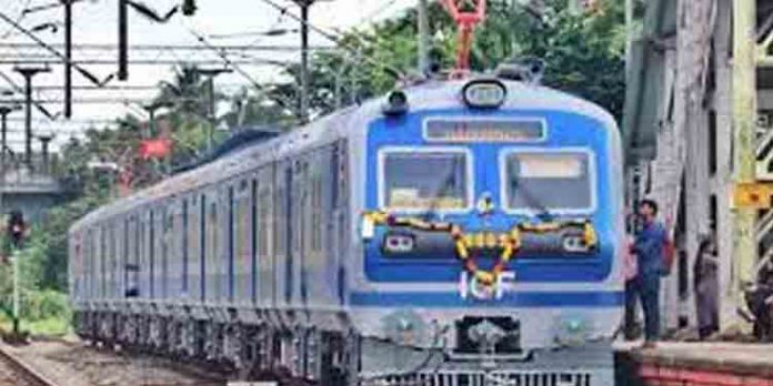 വൈദ്യുതീകരണം പൂര്ത്തിയായി ; കൊല്ലം-പുനലൂര് മെമു 30ന് ഓടിത്തുടങ്ങും വൈദ്യുതീകരണം പൂര്ത്തിയായി ; കൊല്ലം-പുനലൂര് മെമു 30ന് ഓടിത്തുടങ്ങും