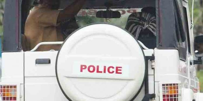 എൽഎൽബി പരീക്ഷയിൽ കോപ്പിയടിച്ച ഇൻസ്പെക്ടർക്ക് സസ്പെൻഷൻ എൽഎൽബി പരീക്ഷയിൽ കോപ്പിയടിച്ച ഇൻസ്പെക്ടർക്ക് സസ്പെൻഷൻ