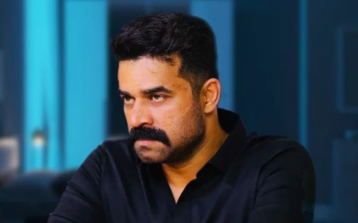 നിര്ണായക നീക്കവുമായി പോലീസ് ; വിജയ് ബാബുവിന്റെ സ്വത്ത് കണ്ടുകെട്ടും? നിര്ണായക നീക്കവുമായി പോലീസ് ; വിജയ് ബാബുവിന്റെ സ്വത്ത് കണ്ടുകെട്ടും?