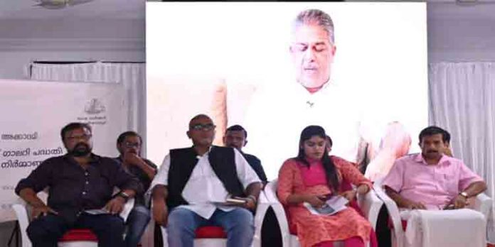 സര്ക്കാര് സ്കൂളുകളില് ആര്ട്ട് ഗ്യാലറി : ആദ്യ ഗ്യാലറിയുടെ നിര്മ്മാണ ഉദ്ഘാടനം മന്ത്രി സജി ചെറിയാന് നിര്വഹിച്ചു സര്ക്കാര് സ്കൂളുകളില് ആര്ട്ട് ഗ്യാലറി : ആദ്യ ഗ്യാലറിയുടെ നിര്മ്മാണ ഉദ്ഘാടനം മന്ത്രി സജി ചെറിയാന് നിര്വഹിച്ചു