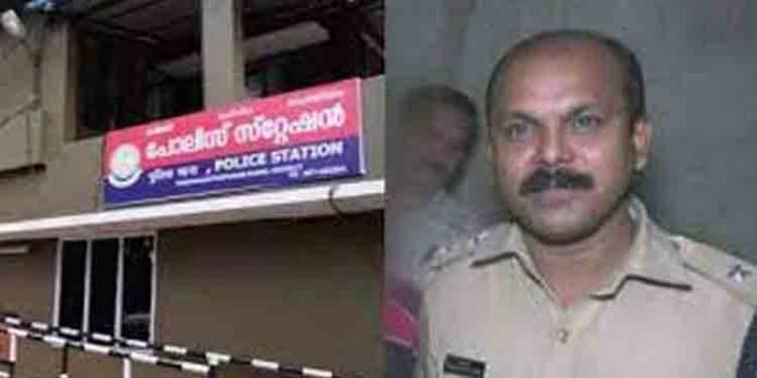 പിണറായി സര്ക്കാറിന്റെ സ്ത്രീ സുരക്ഷ…വനിതാ ഡോക്ടറെ ലൈംഗികമായി പീഡിപ്പിച്ച കേസിലെ പ്രതിയായ സിഐയ്ക്ക് പുതിയ ചുമതല നല്കി മൂന്നാറില് സുഖവാസം പിണറായി സര്ക്കാറിന്റെ സ്ത്രീ സുരക്ഷ…വനിതാ ഡോക്ടറെ ലൈംഗികമായി പീഡിപ്പിച്ച കേസിലെ പ്രതിയായ സിഐയ്ക്ക് പുതിയ ചുമതല നല്കി മൂന്നാറില് സുഖവാസം