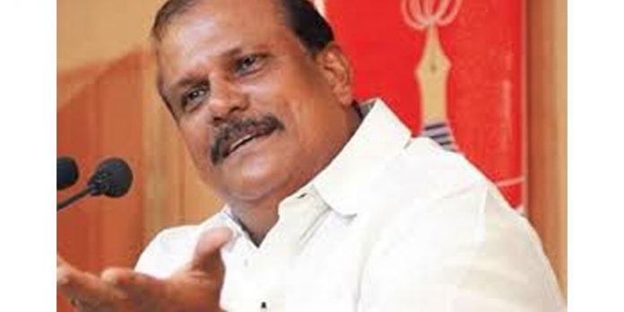 മുന്കൂര് ജാമ്യഹര്ജി തള്ളിയതിന് പിന്നാലെ പി സി ജോര്ജിന്റെ ഈരാറ്റുപേട്ടയിലെ വീട്ടില് പോലീസ് പരിശോധന മുന്കൂര് ജാമ്യഹര്ജി തള്ളിയതിന് പിന്നാലെ പി സി ജോര്ജിന്റെ ഈരാറ്റുപേട്ടയിലെ വീട്ടില് പോലീസ് പരിശോധന