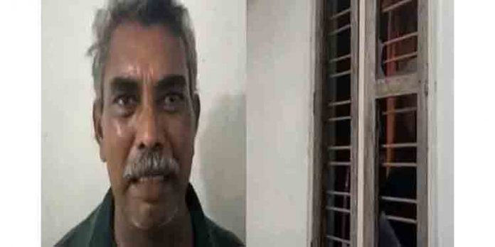 പിതാവ് വീണ്ടും വിവാഹം കഴിക്കുന്നതിന്റെ വൈരാഗ്യത്തില് മകന് വീട് അടിച്ചുതകര്ത്തതായി പരാതി പിതാവ് വീണ്ടും വിവാഹം കഴിക്കുന്നതിന്റെ വൈരാഗ്യത്തില് മകന് വീട് അടിച്ചുതകര്ത്തതായി പരാതി