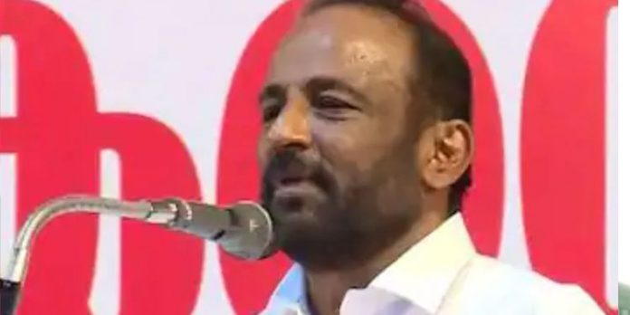പിണറായിയെ വാനോളം പുകഴ്ത്തി കെ വി തോമസിന് പിന്നാലെ എ വി ഗോപിനാഥും ഇടത് പാളയത്തിലേയ്ക്ക് പിണറായിയെ വാനോളം പുകഴ്ത്തി കെ വി തോമസിന് പിന്നാലെ എ വി ഗോപിനാഥും ഇടത് പാളയത്തിലേയ്ക്ക്