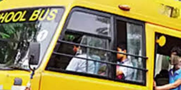 മോട്ടോര് വാഹന വകുപ്പ് സ്കൂള് ബസുകള്ക്ക് സുരക്ഷാ മാനദണ്ഡങ്ങള് നിശ്ചയിച്ചു മോട്ടോര് വാഹന വകുപ്പ് സ്കൂള് ബസുകള്ക്ക് സുരക്ഷാ മാനദണ്ഡങ്ങള് നിശ്ചയിച്ചു