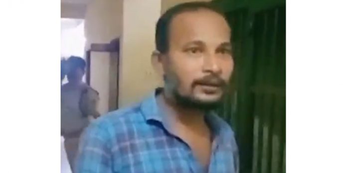മാന്നാറില് അച്ഛനെ മകന് സ്ക്രൂഡ്രൈവറിന് കുത്തിക്കൊലപ്പെടുത്തി മാന്നാറില് അച്ഛനെ മകന് സ്ക്രൂഡ്രൈവറിന് കുത്തിക്കൊലപ്പെടുത്തി