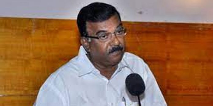 ഓരോ ഫയലും ജീവിതമാണെന്ന് പറഞ്ഞിട്ട് കാര്യമില്ല ; രൂക്ഷ വിമര്ശനവുമായി സി ദിവാകരന് ഓരോ ഫയലും ജീവിതമാണെന്ന് പറഞ്ഞിട്ട് കാര്യമില്ല ; രൂക്ഷ വിമര്ശനവുമായി സി ദിവാകരന്