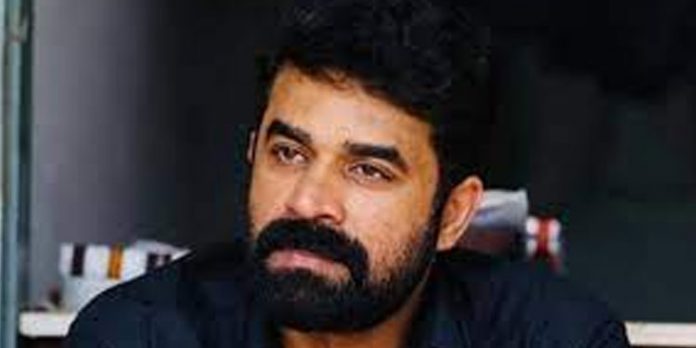 വിജയ് ബാബുവിനെ തേടി കേരള പോലീസ് ജോർജിയയിലേക്ക് പോകും ; എംബസി വഴി താരത്തെ പൂട്ടാൻ പദ്ധതി വിജയ് ബാബുവിനെ തേടി കേരള പോലീസ് ജോർജിയയിലേക്ക് പോകും ; എംബസി വഴി താരത്തെ പൂട്ടാൻ പദ്ധതി