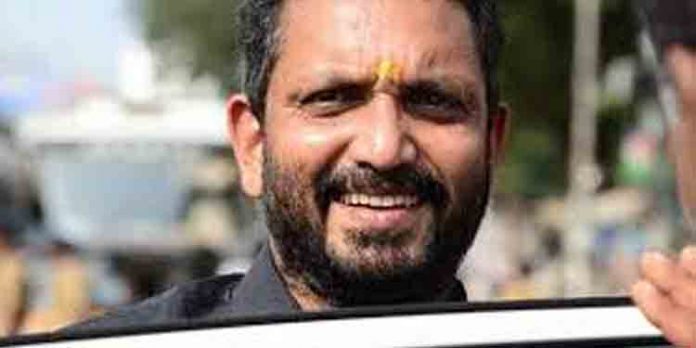50 കോടി രൂപ മുടക്കി ഒരു മതില് കൂടി കെട്ടാന് സാധിക്കില്ലേ ? പിണറായി സര്ക്കാരിനെതിരെ പരിഹാസവുമായി കെ സുരേന്ദ്രന് 50 കോടി രൂപ മുടക്കി ഒരു മതില് കൂടി കെട്ടാന് സാധിക്കില്ലേ ? പിണറായി സര്ക്കാരിനെതിരെ പരിഹാസവുമായി കെ സുരേന്ദ്രന്