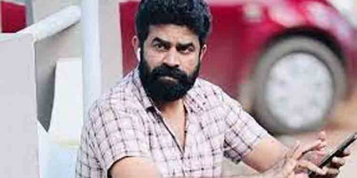 വിജയ് ബാബു തിരികെയെത്തുന്നു ; തിങ്കളാഴ്ച നാട്ടിലെത്തും – മടക്കയാത്രാ ടിക്കറ്റ് കോടതിയിൽ ഹാജരാക്കി വിജയ് ബാബു തിരികെയെത്തുന്നു ; തിങ്കളാഴ്ച നാട്ടിലെത്തും – മടക്കയാത്രാ ടിക്കറ്റ് കോടതിയിൽ ഹാജരാക്കി
