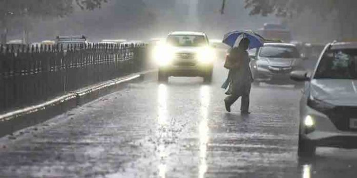 വരും മണിക്കൂറുകളിൽ ശക്തമായ ഇടിമിന്നലിനും കാറ്റിനും മഴയ്ക്കും സാധ്യത ; ആറ് ജില്ലകളിൽ ജാഗ്രതാ നിർദേശം വരും മണിക്കൂറുകളിൽ ശക്തമായ ഇടിമിന്നലിനും കാറ്റിനും മഴയ്ക്കും സാധ്യത ; ആറ് ജില്ലകളിൽ ജാഗ്രതാ നിർദേശം