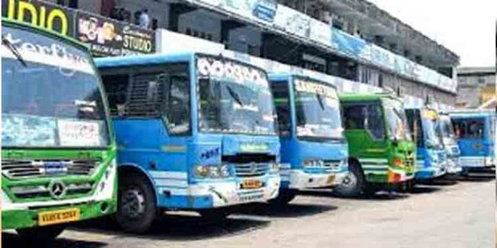 സ്റ്റാന്റില് പാര്ക്ക് ചെയ്ത ബസില് നിന്നും കളക്ഷന് തുക മുഴുവന് മോഷ്ടിച്ചു സ്റ്റാന്റില് പാര്ക്ക് ചെയ്ത ബസില് നിന്നും കളക്ഷന് തുക മുഴുവന് മോഷ്ടിച്ചു