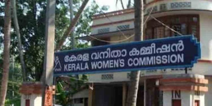മഹിളാ കോണ്ഗ്രസ് എല്ഡിഎഫ് നേതാക്കള്ക്കെതിരെ വനിതാകമ്മീഷന് പരാതി നല്കി മഹിളാ കോണ്ഗ്രസ് എല്ഡിഎഫ് നേതാക്കള്ക്കെതിരെ വനിതാകമ്മീഷന് പരാതി നല്കി