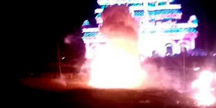 കണ്ണമ്പ്ര വേല വെടിക്കെട്ടിനിടെ അപകടം ; 13 പേര്ക്ക് പരുക്ക്, രണ്ട് പേരുടെ നില ഗുരുതരരം കണ്ണമ്പ്ര വേല വെടിക്കെട്ടിനിടെ അപകടം ; 13 പേര്ക്ക് പരുക്ക്, രണ്ട് പേരുടെ നില ഗുരുതരരം