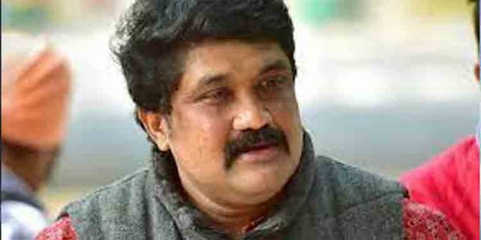 മുരളീധരന്റെ നടപടി അധികാര ദുര്വിനിയോഗമാണെന്ന് എ.എ. റഹീം എം.പി മുരളീധരന്റെ നടപടി അധികാര ദുര്വിനിയോഗമാണെന്ന് എ.എ. റഹീം എം.പി