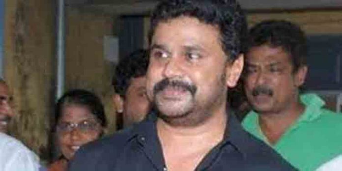 നടിയെ ആക്രമിച്ച കേസില് തെളിവുകള് ശേഖരിക്കാന് സമയം വേണമെന്ന് ക്രൈംബ്രാഞ്ച് ഇന്ന് കോടതിയില് ആവശ്യപ്പെടും നടിയെ ആക്രമിച്ച കേസില് തെളിവുകള് ശേഖരിക്കാന് സമയം വേണമെന്ന് ക്രൈംബ്രാഞ്ച് ഇന്ന് കോടതിയില് ആവശ്യപ്പെടും
