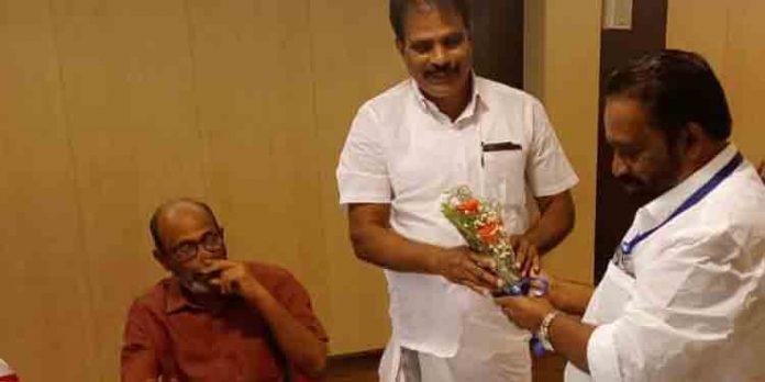 ജോസഫ് ചാമക്കാല കേരള സംസ്ഥാന ലാൻഡ് ഡെവലപ്മെന്റ് കോർപ്പറേഷൻ ഡയറക്ടർ ബോർഡ് മെമ്പറായി ചുമതലയേറ്റു ജോസഫ് ചാമക്കാല കേരള സംസ്ഥാന ലാൻഡ് ഡെവലപ്മെന്റ് കോർപ്പറേഷൻ ഡയറക്ടർ ബോർഡ് മെമ്പറായി ചുമതലയേറ്റു