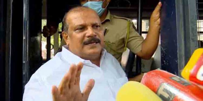 എസ്.ഡി.പി.ഐ ഇവര് ഇന്ത്യയെ സ്നേഹിക്കുന്നവരല്ല ; കൂടെ കിടന്നവനെ അതിന്റെ രാപ്പനി അറിയൂ – പി.സി എസ്.ഡി.പി.ഐ ഇവര് ഇന്ത്യയെ സ്നേഹിക്കുന്നവരല്ല ; കൂടെ കിടന്നവനെ അതിന്റെ രാപ്പനി അറിയൂ – പി.സി