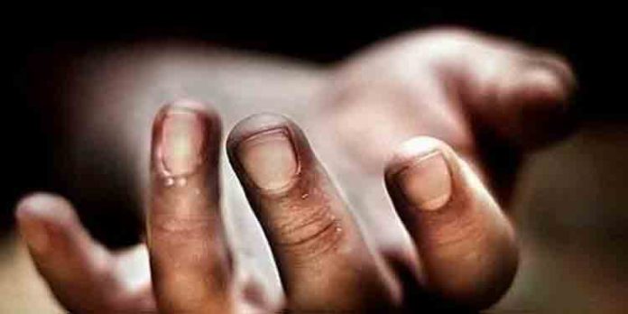 എന്ഡോസള്ഫാന് ബാധിതയായ മകളെ കൊലപ്പെടുത്തിയ ശേഷം അമ്മ ജീവനൊടുക്കി എന്ഡോസള്ഫാന് ബാധിതയായ മകളെ കൊലപ്പെടുത്തിയ ശേഷം അമ്മ ജീവനൊടുക്കി